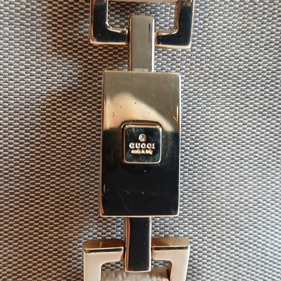 Authentic Gucci Jackie Canvas and Leather Beige Shoulder Bag $1,365 - Picture 6 of 16